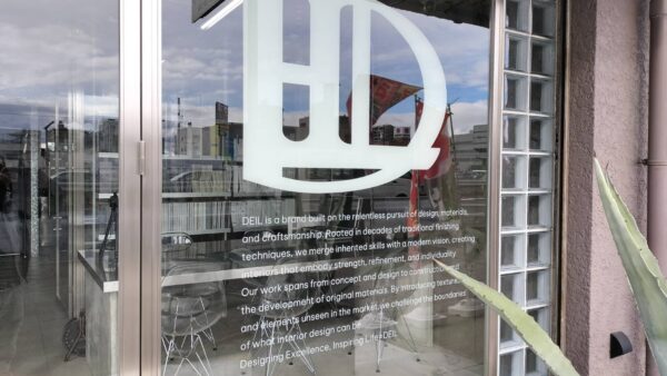 愛知県春日井市　カッティングシート製作・施工