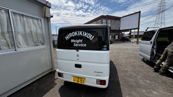 愛知県一宮市　営業車シート貼り作業